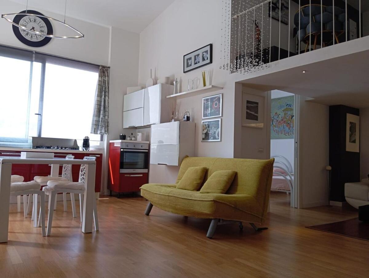 Astoria Apartment, Tra Storia E Mare Lejlighed *